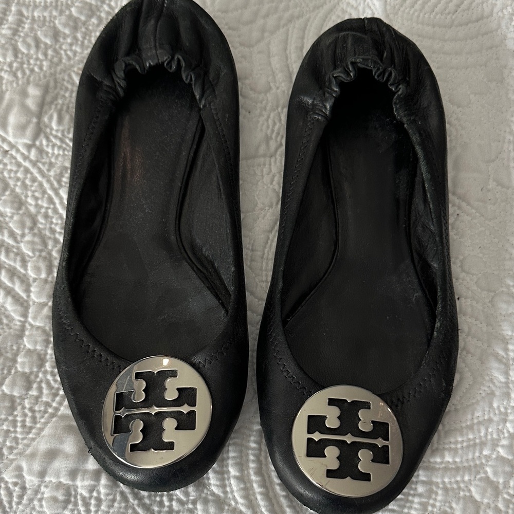 Tory Burch Black Leather Reva Flats with Silver Logo size 9